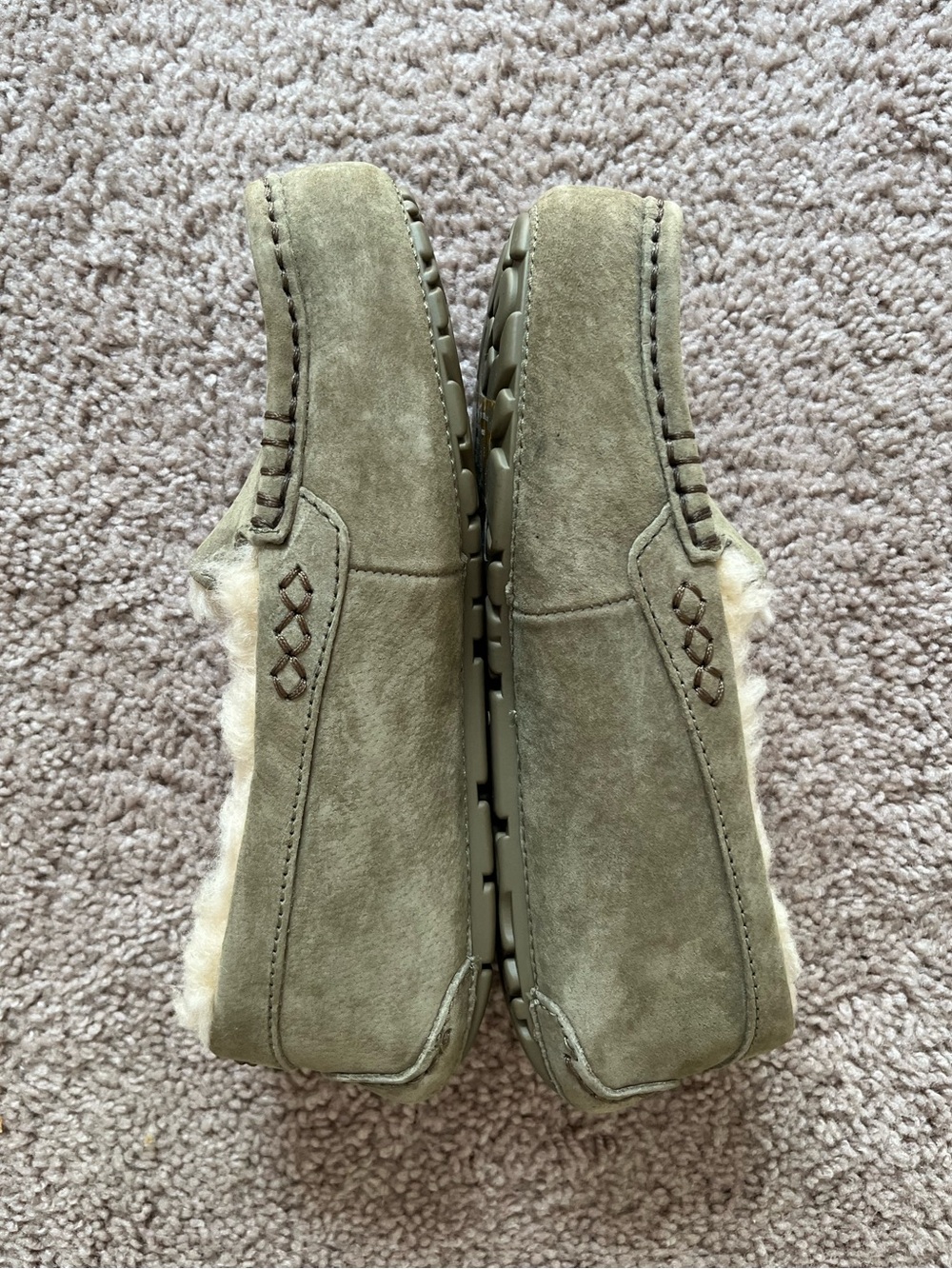 NEW UGG Women's Suede Moccasin Slipper in Olive with Shearling Lining - Picture 2 of 10